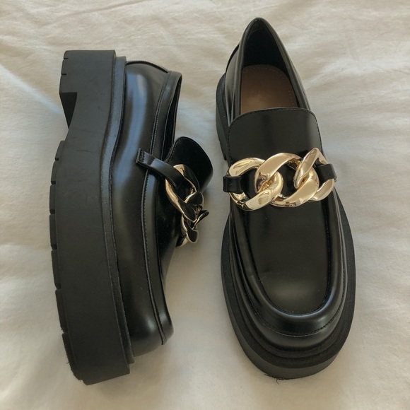 H&M Shoes - Black chunky loafers